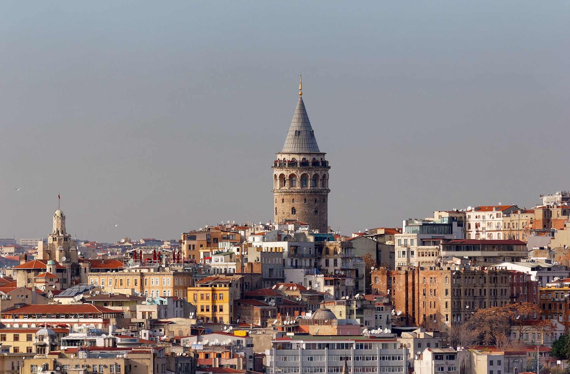 Galatatornet ovanför husen i Galata